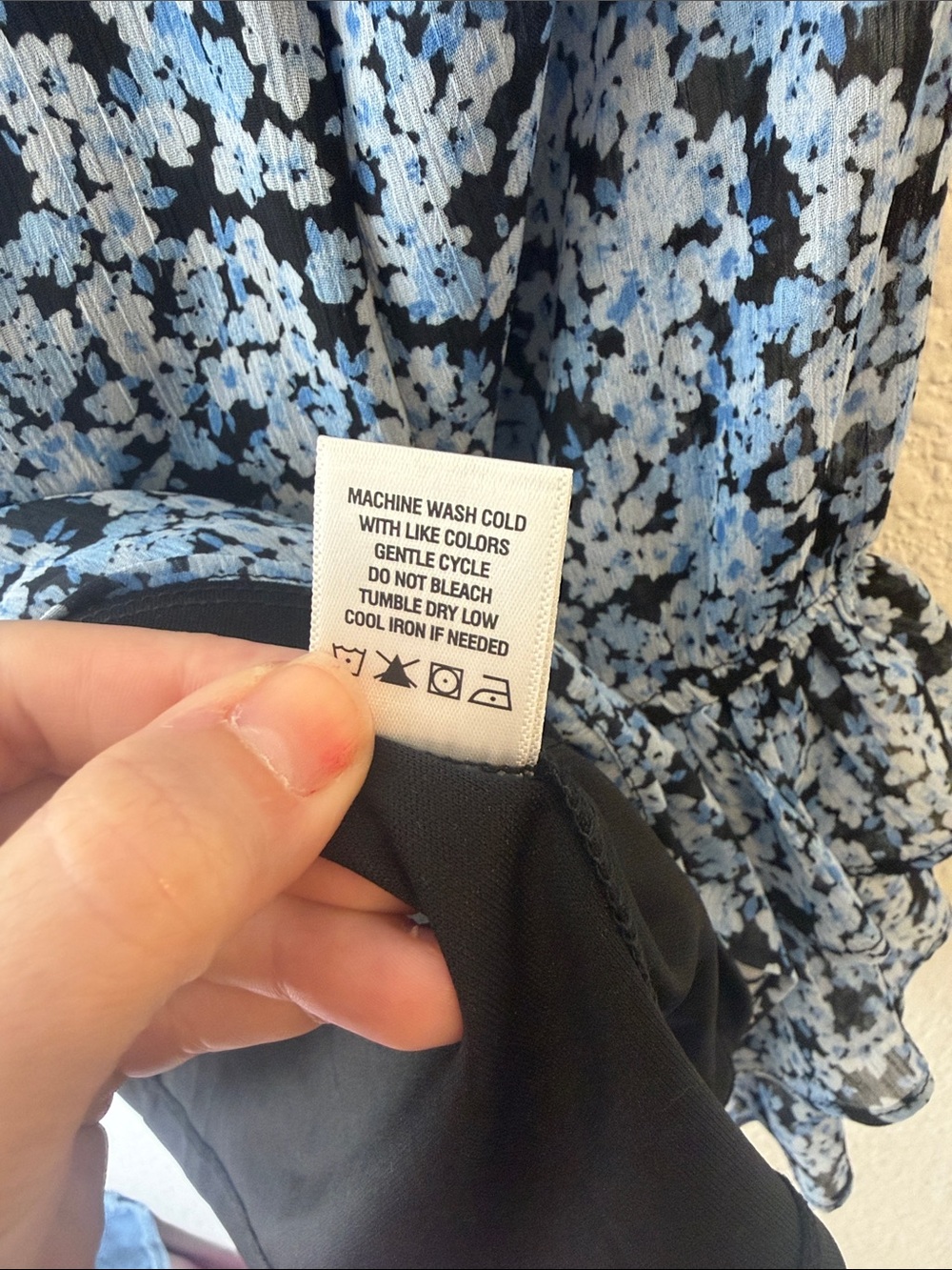 Nwot CeCe Floral Ruffle-Sleeve Women's Top in Light Blue Women’s size small - Picture 5 of 7